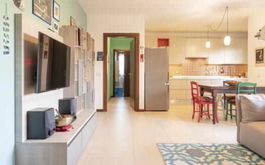 VALSAMOGGIA – BAZZANO – TRICAMERE BISERVIZI CON GIARDINO