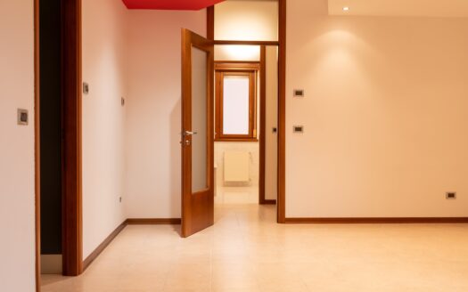 UDINE – V. TAGLIAMENTO – TRICAMERE CON CANTINA E GARAGE DOPPIO